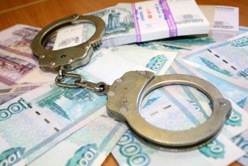 Молодой человек ограбил девушку из мести