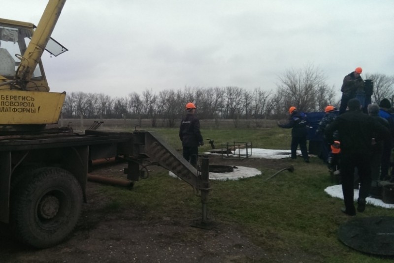Специалисты "Ейского группового водопровода" установили новые задвижки