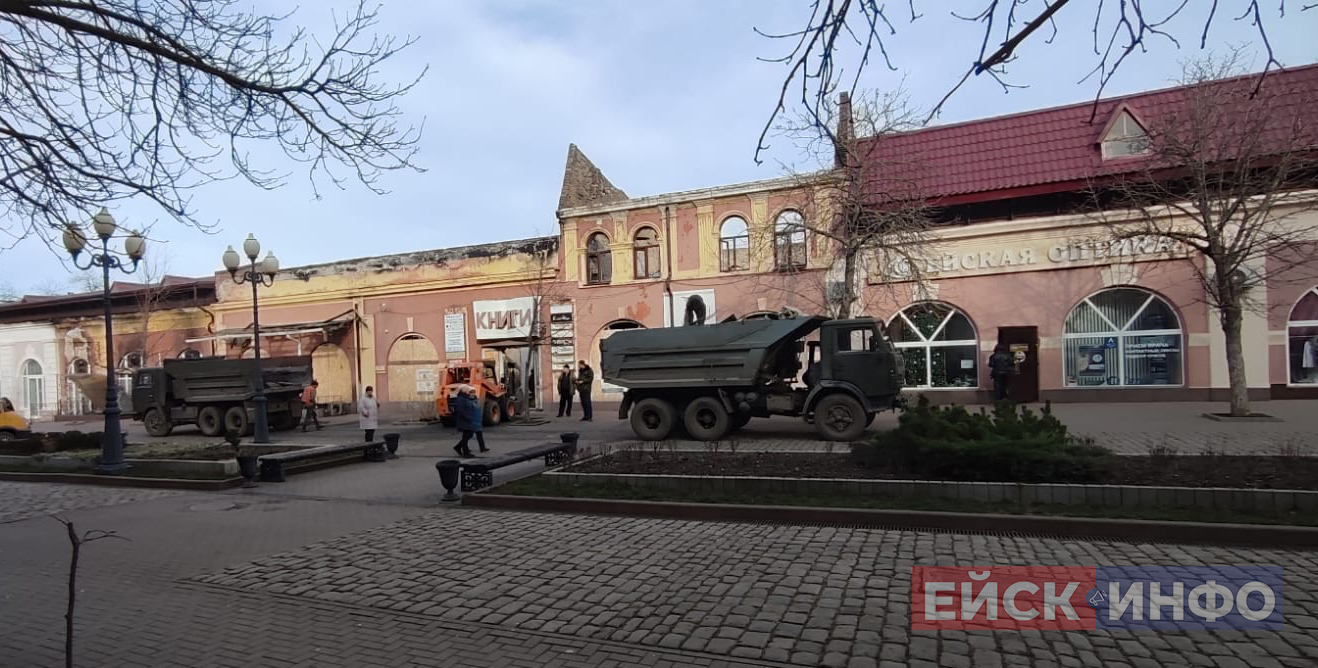 В Гостином дворе продолжаются работы по восстановлению после пожара