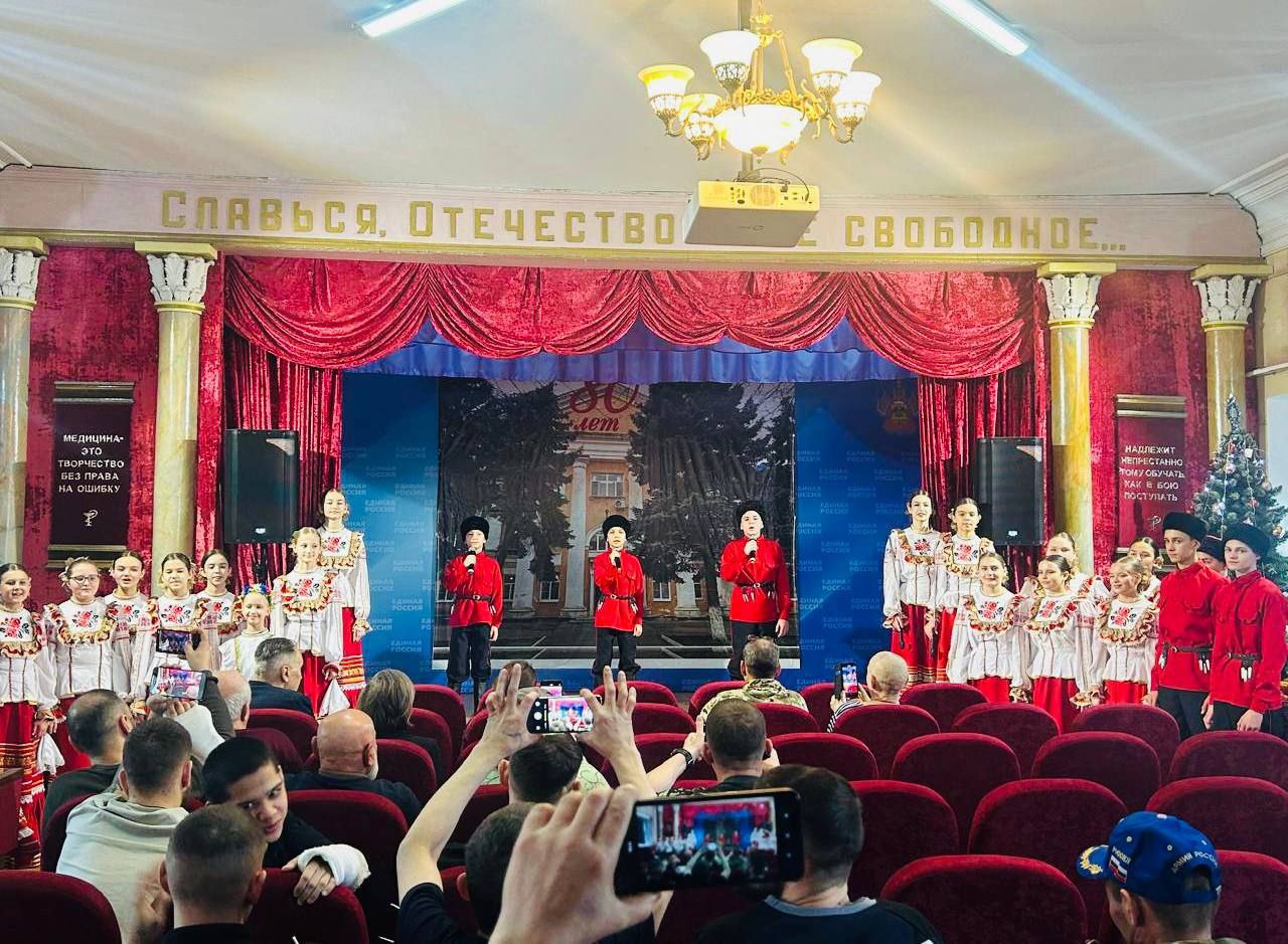 В военный госпиталь Ейска доставили очередную партию гуманитарной помощи