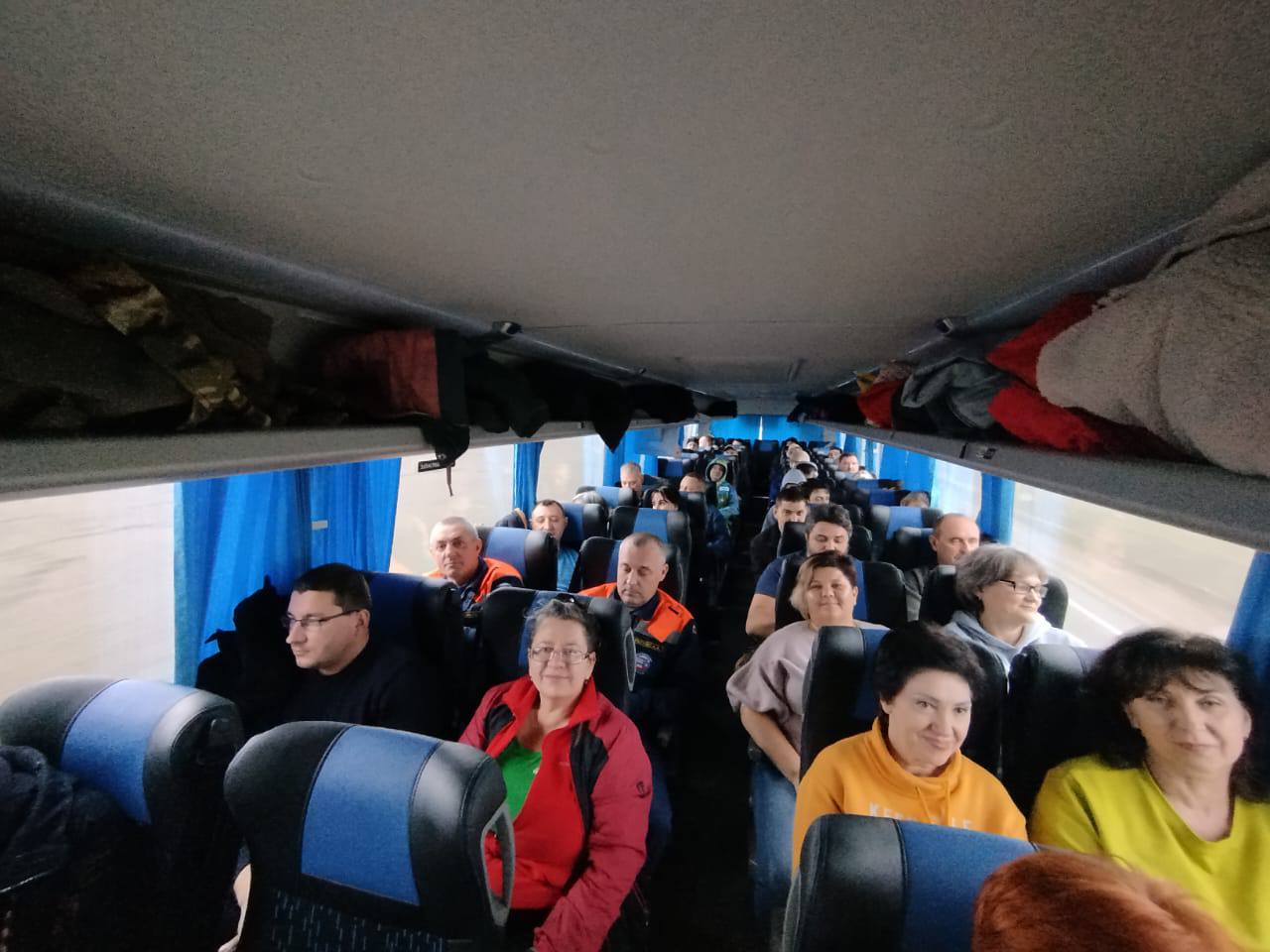 В Анапу отправилась ещё одна группа добровольцев из Ейского района