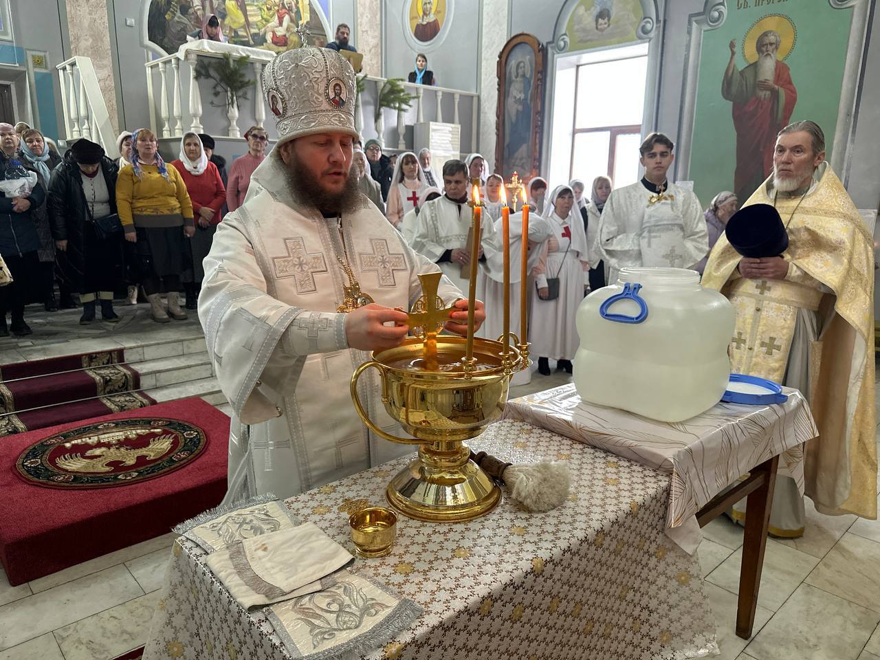 В Крещенский сочельник правящий архиерей возглавил богослужение