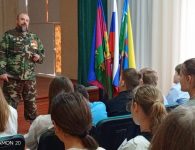 Школьникам Ейского района рассказали о работе волонтеров в зоне СВО