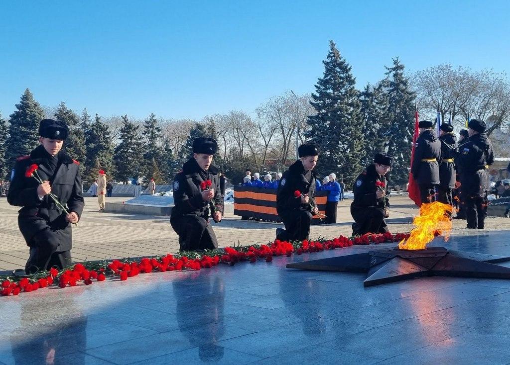 На площади Революции прошло памятное мероприятие в честь 82-й годовщины освобождения Ейска от немецко-фашистских захватчиков