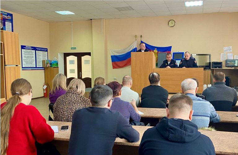 Сотрудники Госавтоинспекции провели рабочее совещание с представителями компаний, занимающихся перевозкой детей на автобусах