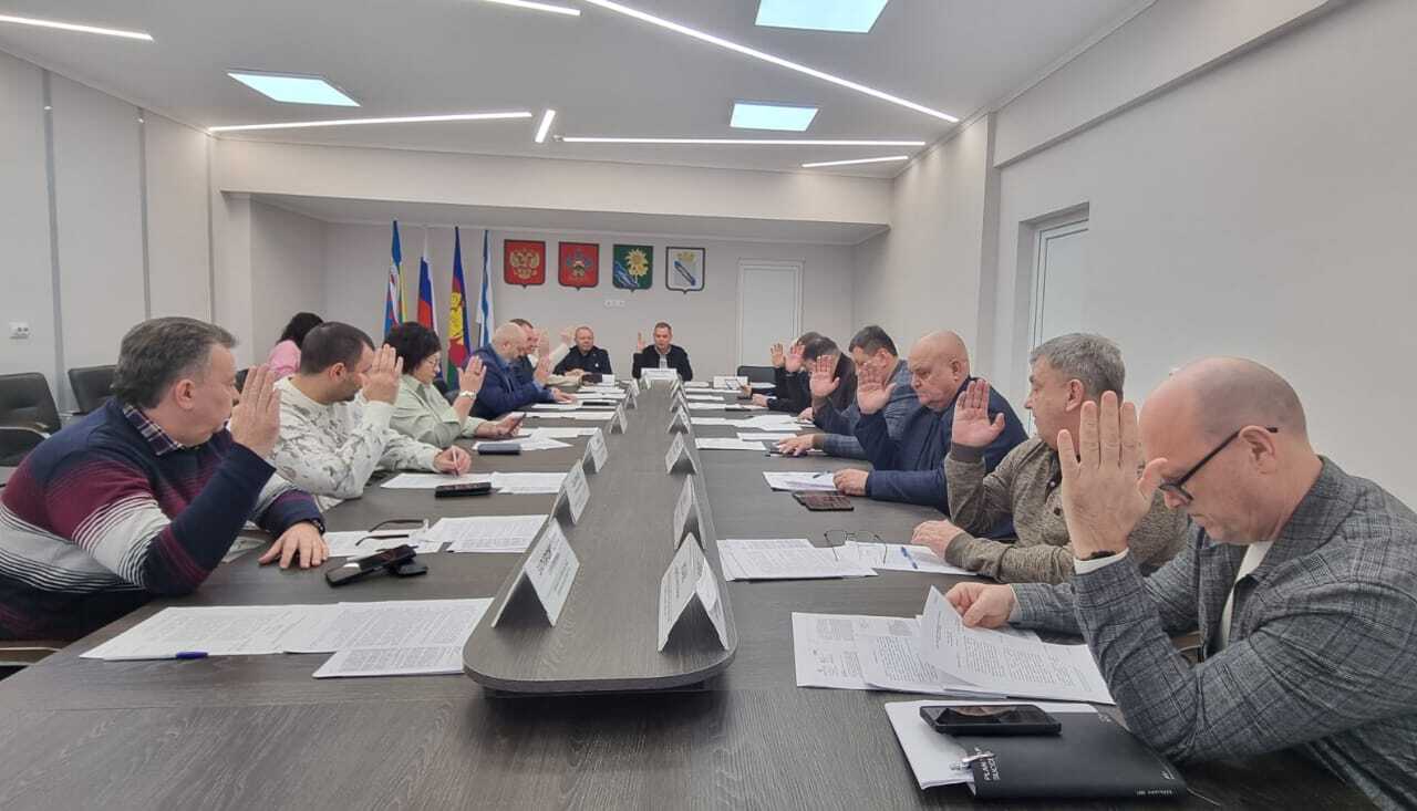 В Ейске прошла внеочередная сессия Совета городского поселения