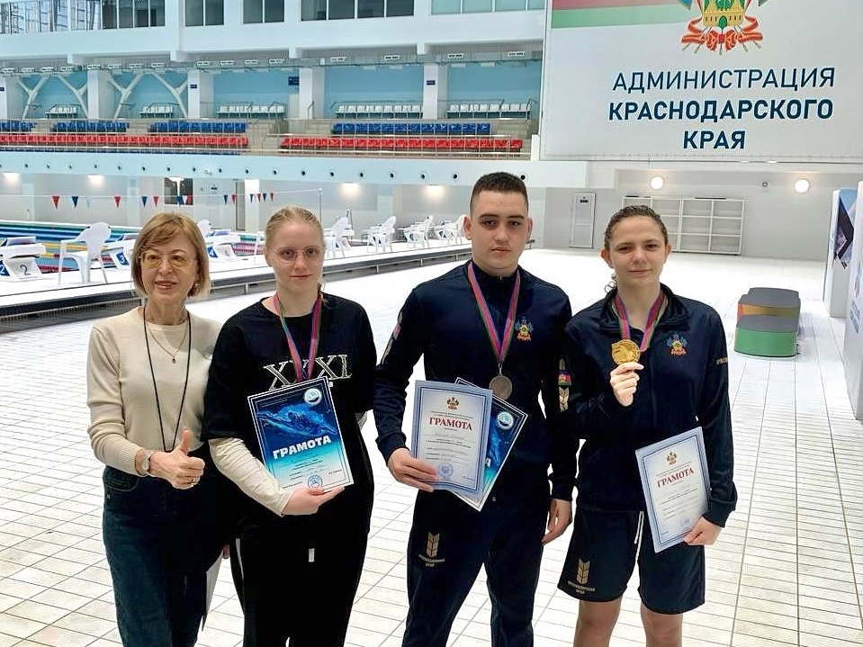 Ейские пловцы завоевали 19 медалей на Чемпионате и Первенстве края