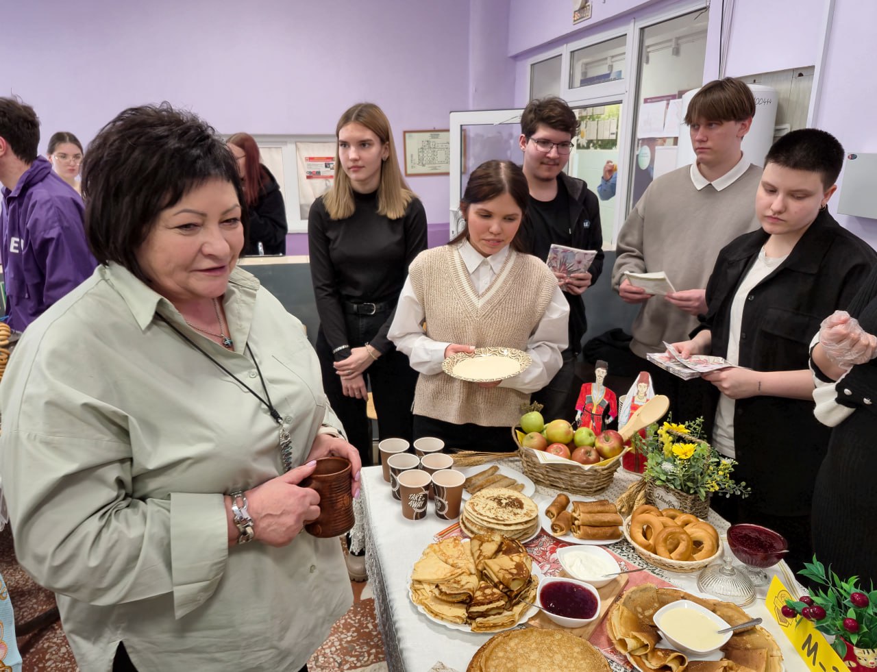 В Ейском полипрофильном колледже ярко и вкусно отметили Масленицу!