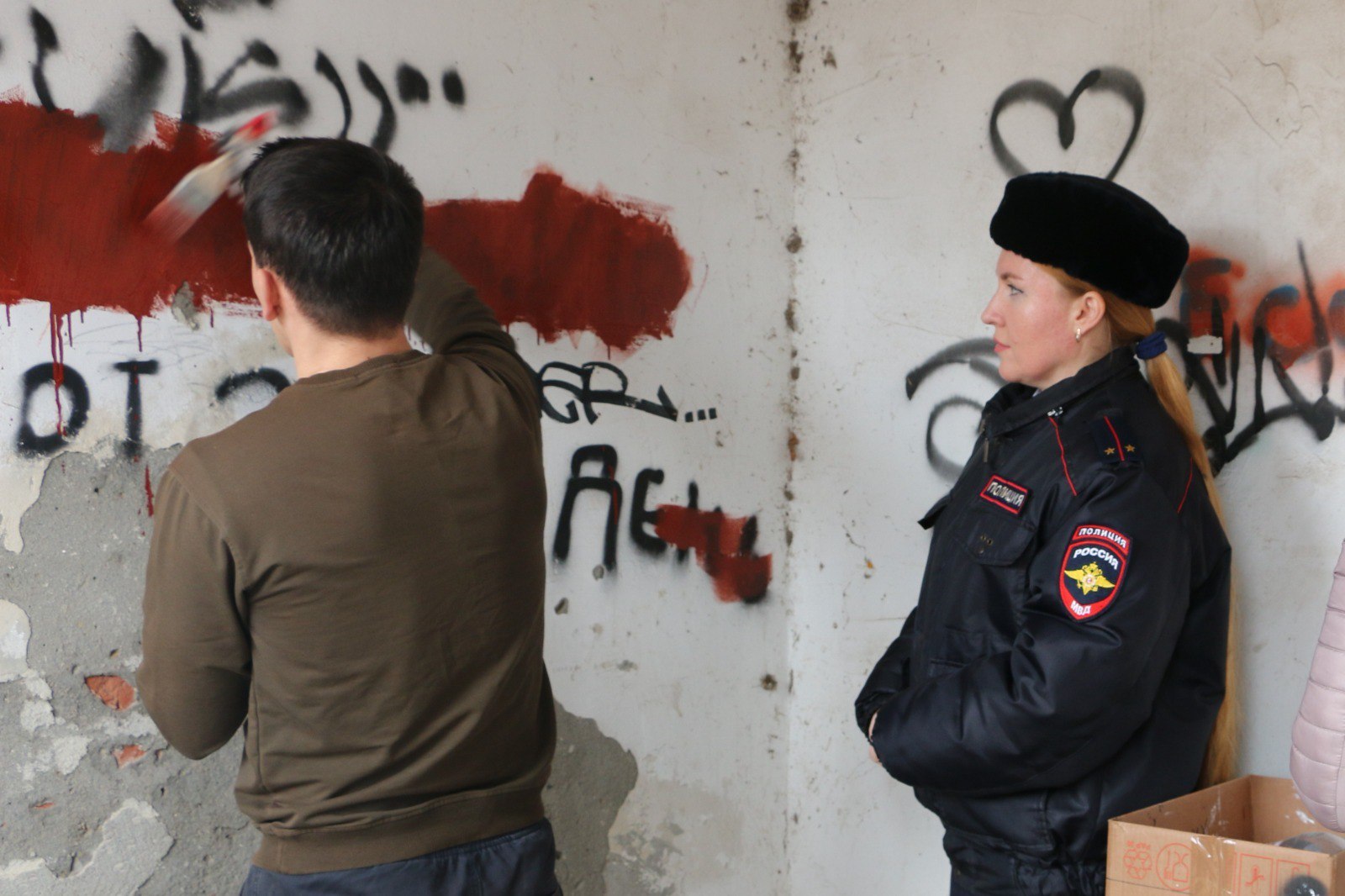 В Ейске прошёл рейд по закрашиванию надписей пронаркотического характера