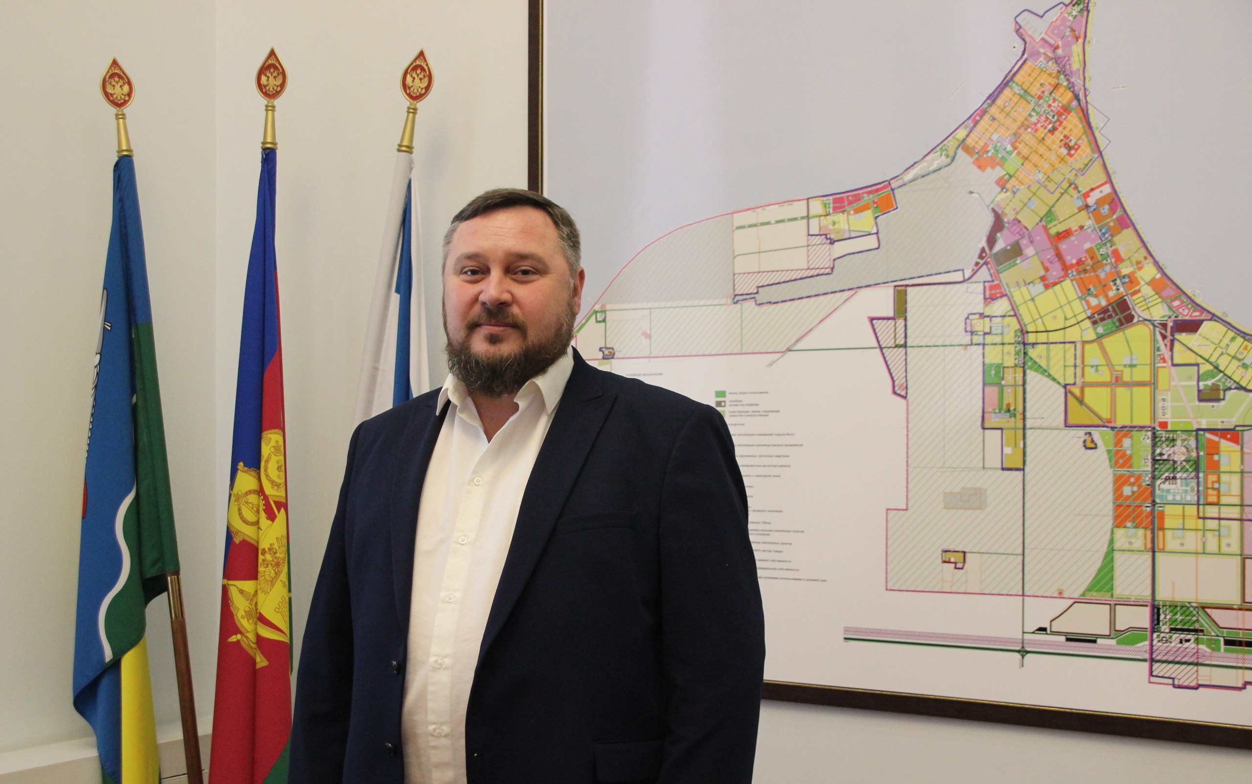 Глава района Роман Бублик провел встречу с и.о главы города Денисом Квитовским, чтобы обсудить ключевые направления развития Ейска
