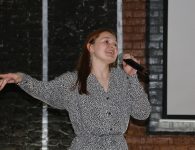 В зале районного молодёжного центра прошёл караоке-конкурс «Весенняя капель»