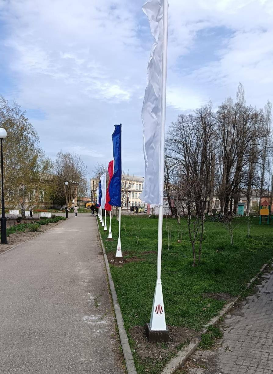Станица Ясенская готовится к юбилею Победы в праздничном убранстве