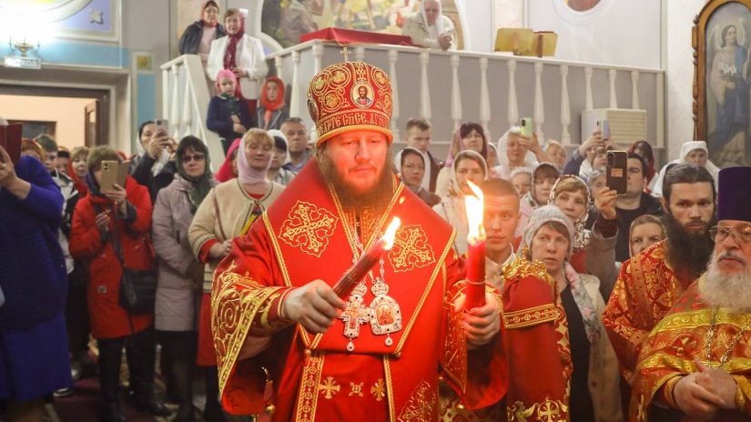 Епископ Ейский и Тимашевский Серафим возглавил пасхальные богослужения в кафедральном соборе святителя Николая Чудотворца