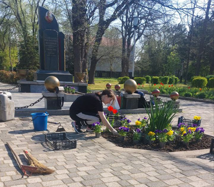  В парке Поддубного продолжается благоустройство территории   