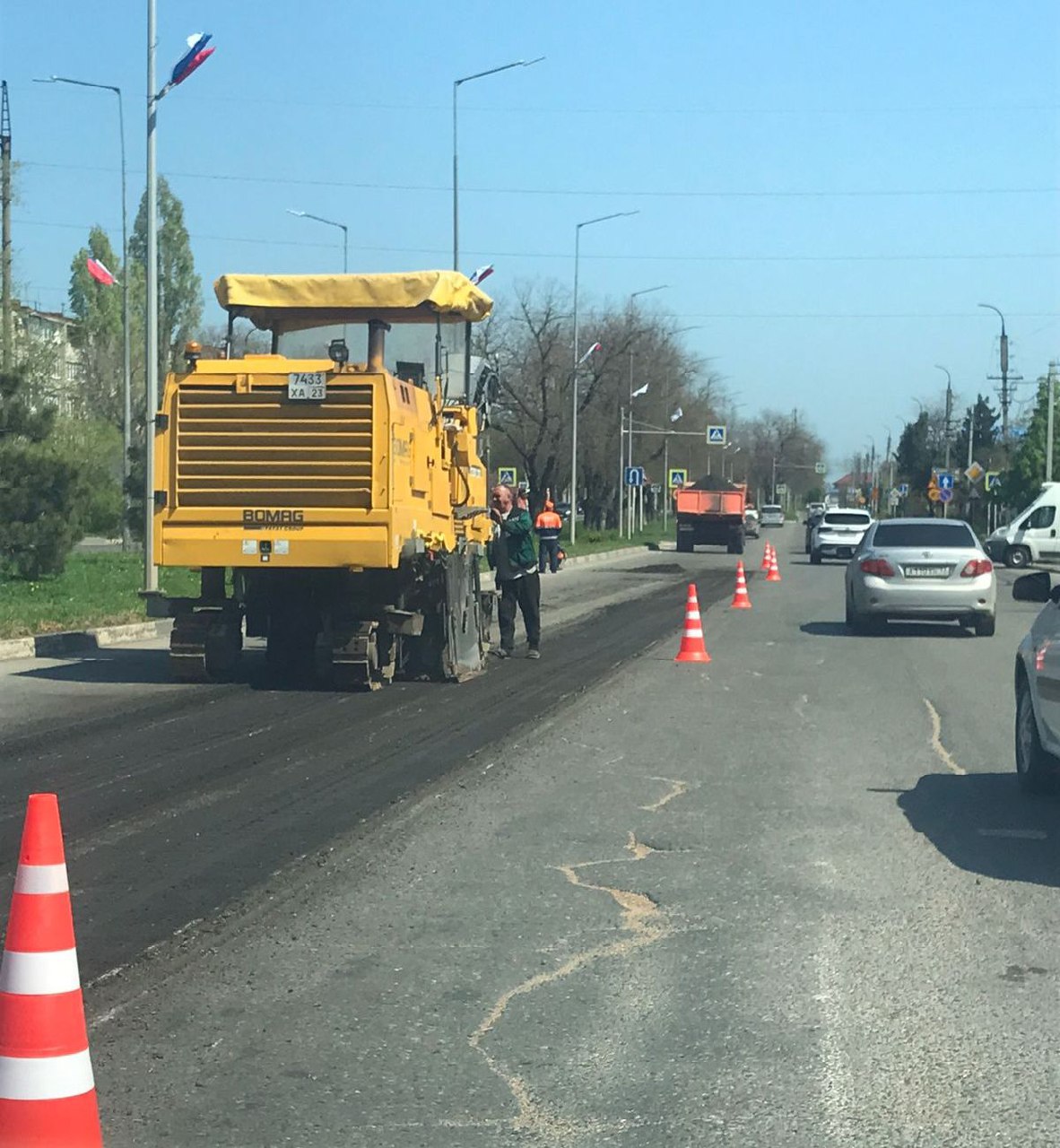 В Ейске полным ходом идёт ямочный ремонт городских дорог