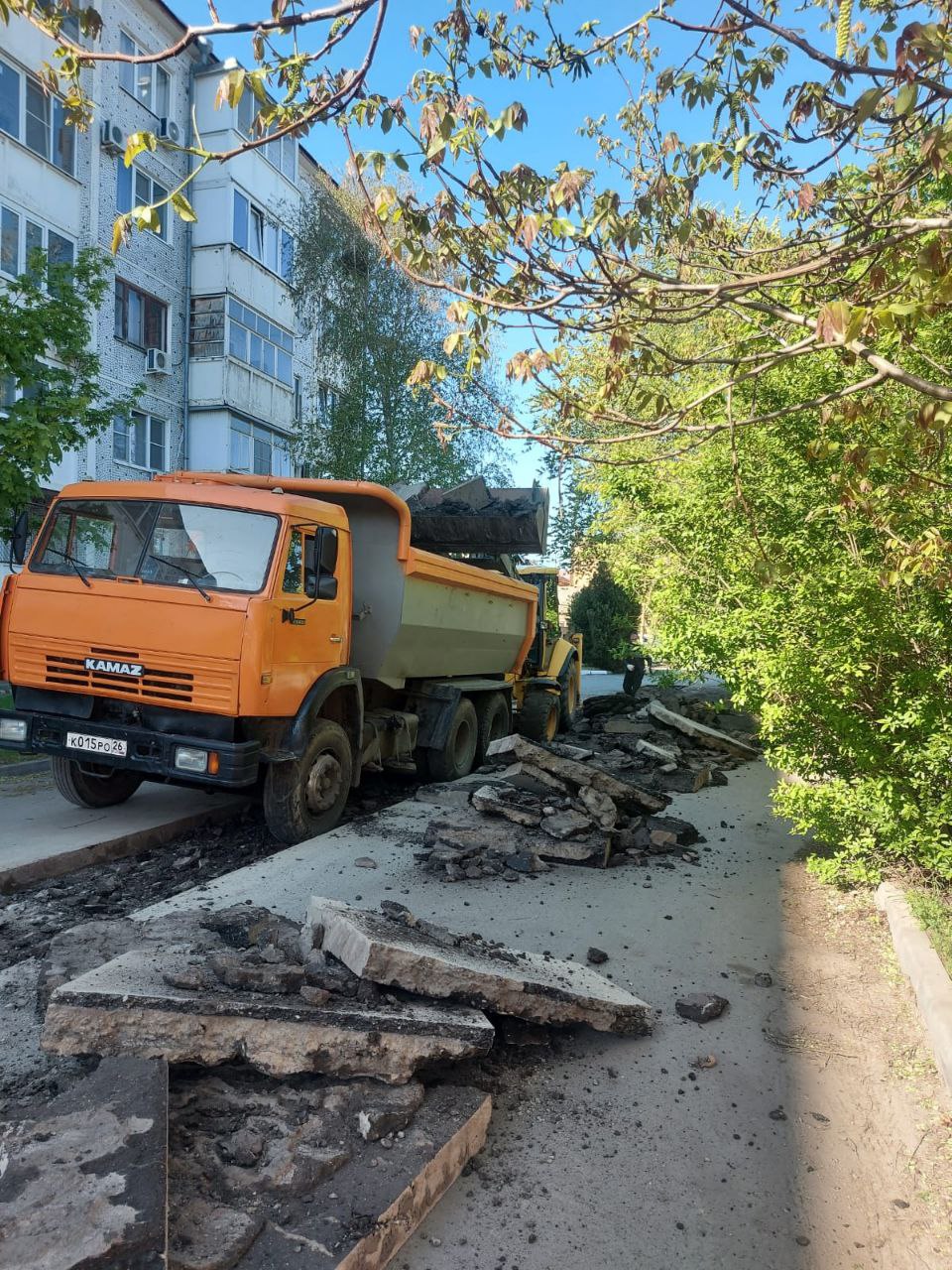 В Ейске начался капитальный ремонт теплотрассы на улице Ленина   