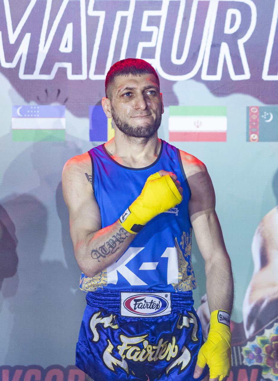 Родители и спортсмены бойцовского клуба "YEISK TOP TEAM" поздравляют основателя клуба и тренера Иванова Анри Романовича с днём рождения!
