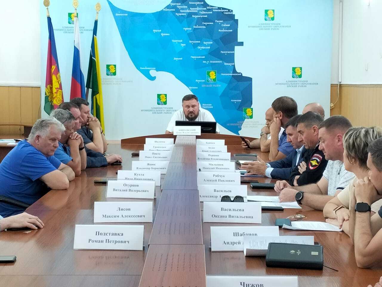 Глава города Денис Квитовский провел рабочую встречу с перевозчиками