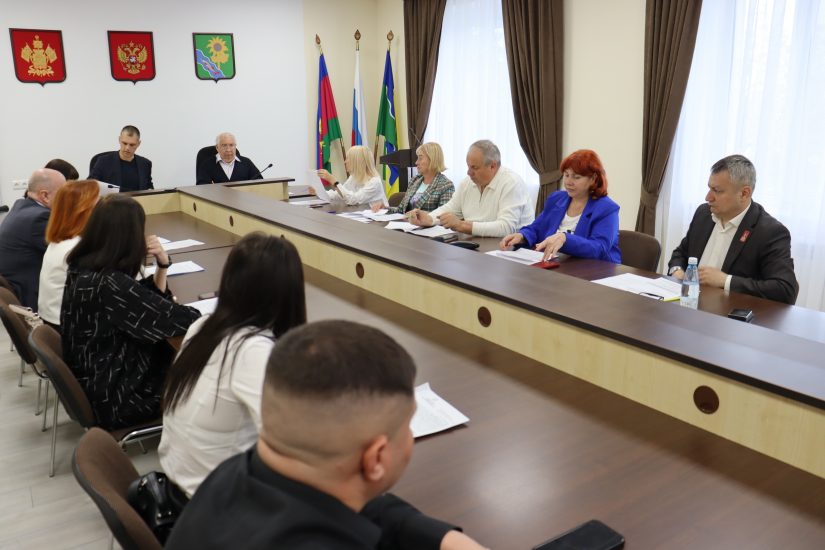 На депутатской комиссии обсудили подготовку к курортному сезону 