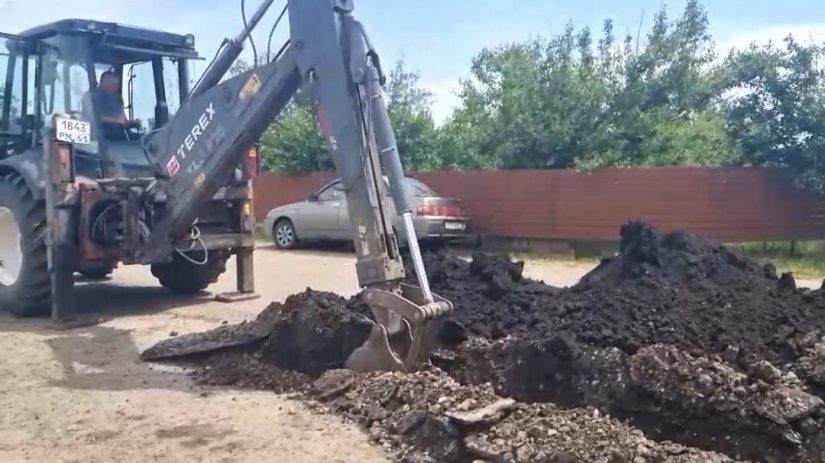 В поселке Моревка Ейского района продолжаются работы по замене водопровода