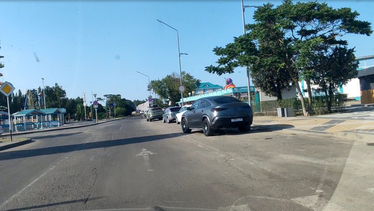 Въезд на Ейскую косу теперь полностью закрыт для транспорта