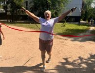 В парке Поддубного прошли соревнования по спортивной ходьбе и бегу по пересечённой местности в честь Дня России