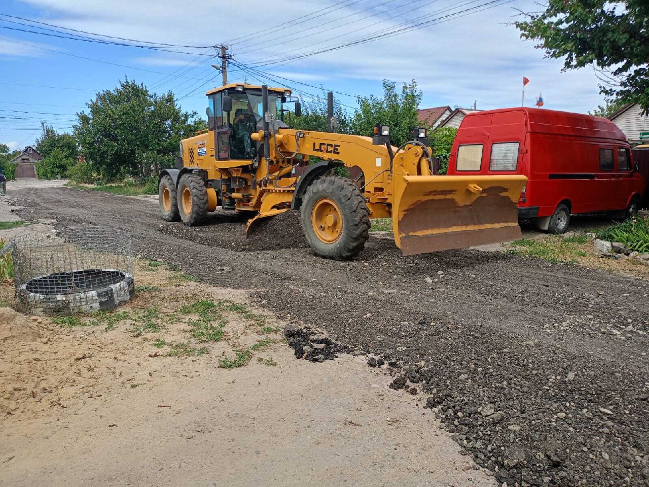 В посёлке Краснофлотском Ейского района активно ведётся ремонт дорог