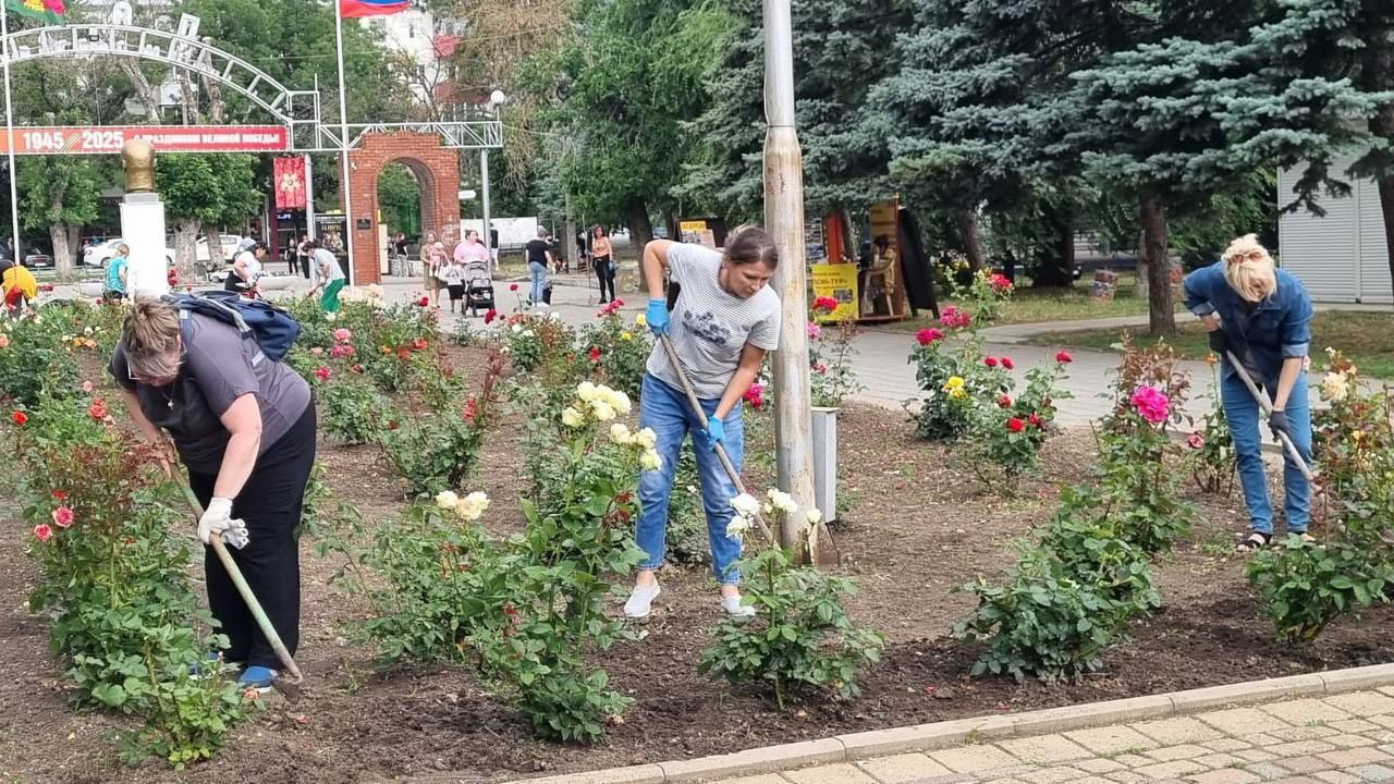 В парке Поддубного прошёл субботник