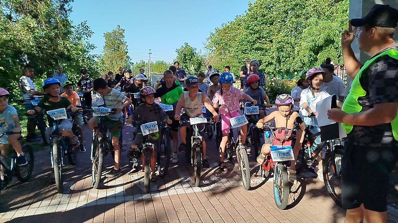 В Александровке Ейского района прошли велогонки к 80-летию Победы