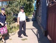 Сотрудники полиции помогли детям из семей, нуждающихся в поддержке, подготовиться к новому учебному году