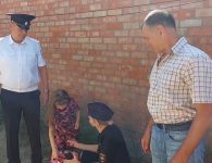 Сотрудники полиции помогли детям из семей, нуждающихся в поддержке, подготовиться к новому учебному году