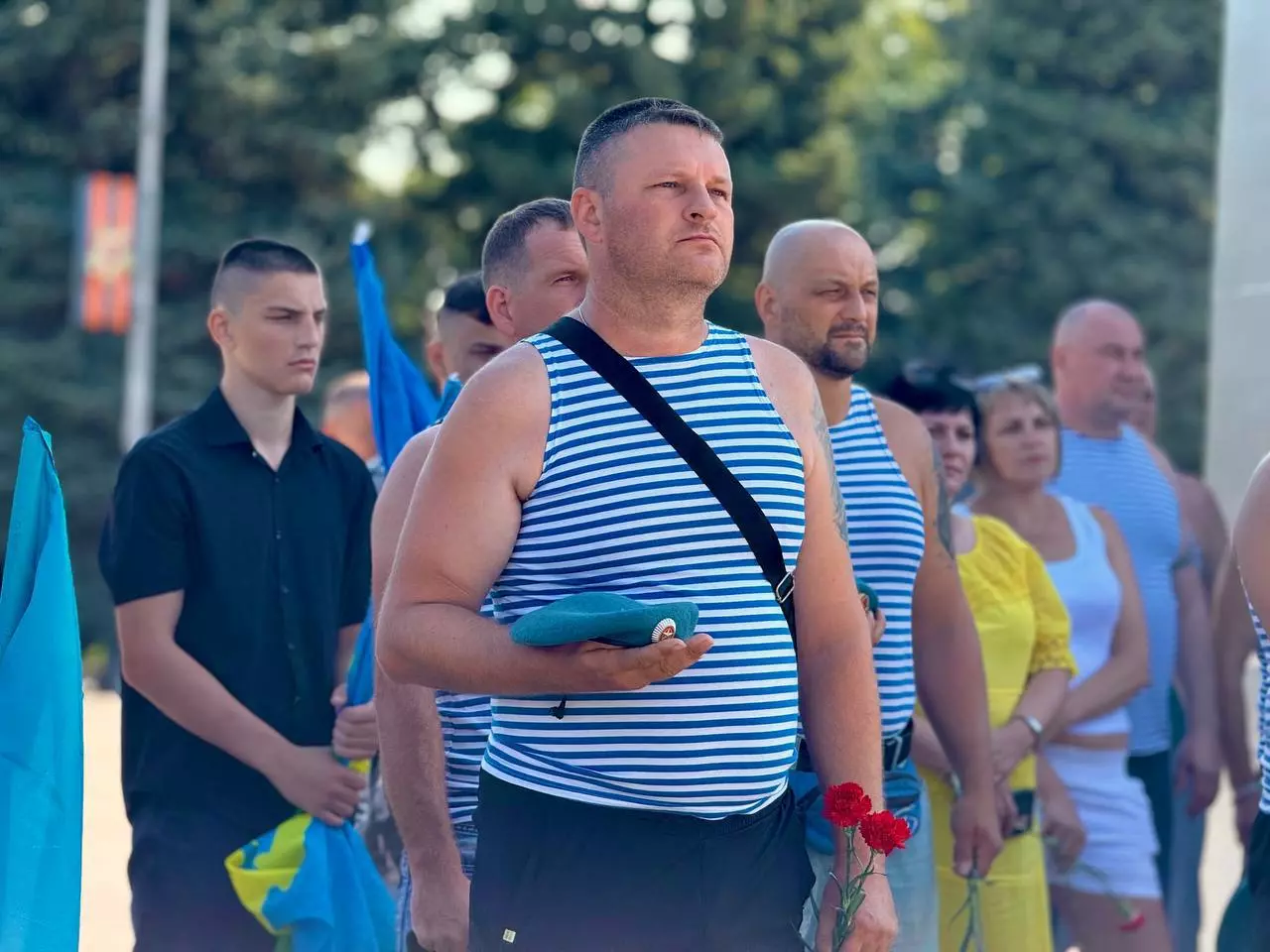 Ейск отметил 95-летие Воздушно-десантных войск торжественным митингом