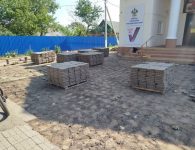 В Александровке начали благоустраивать территорию у Дома культуры