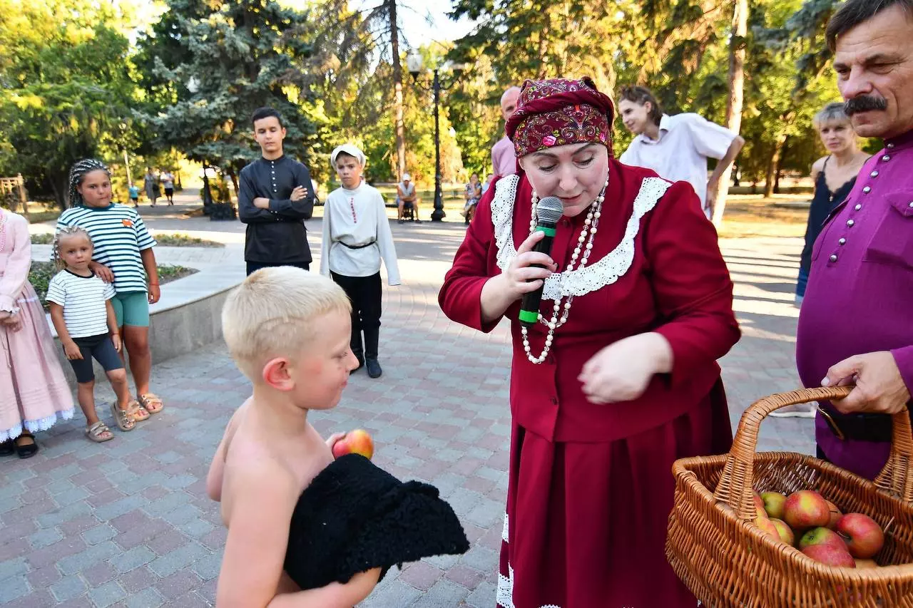 В Никольском парке отметили «Яблочный спас»
