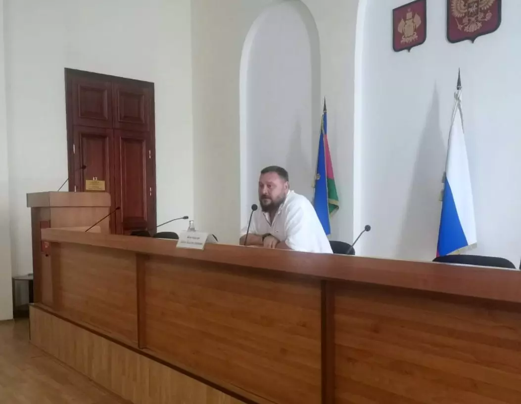 На очередной планёрке под руководством главы Ейска Дениса Квитовского обсудили вопросы благоустройства, экологии и подготовки к выборам губернатора
