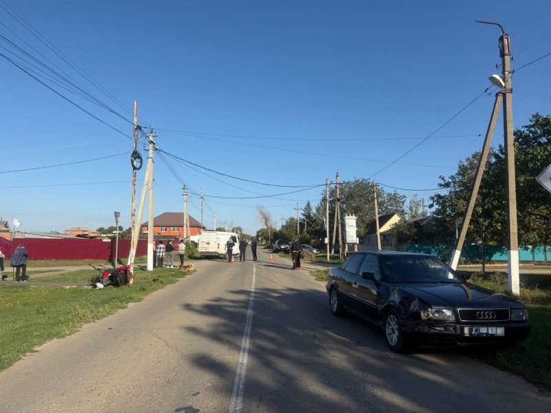 В Щербиновском районе подросток на трицикле попал в ДТП