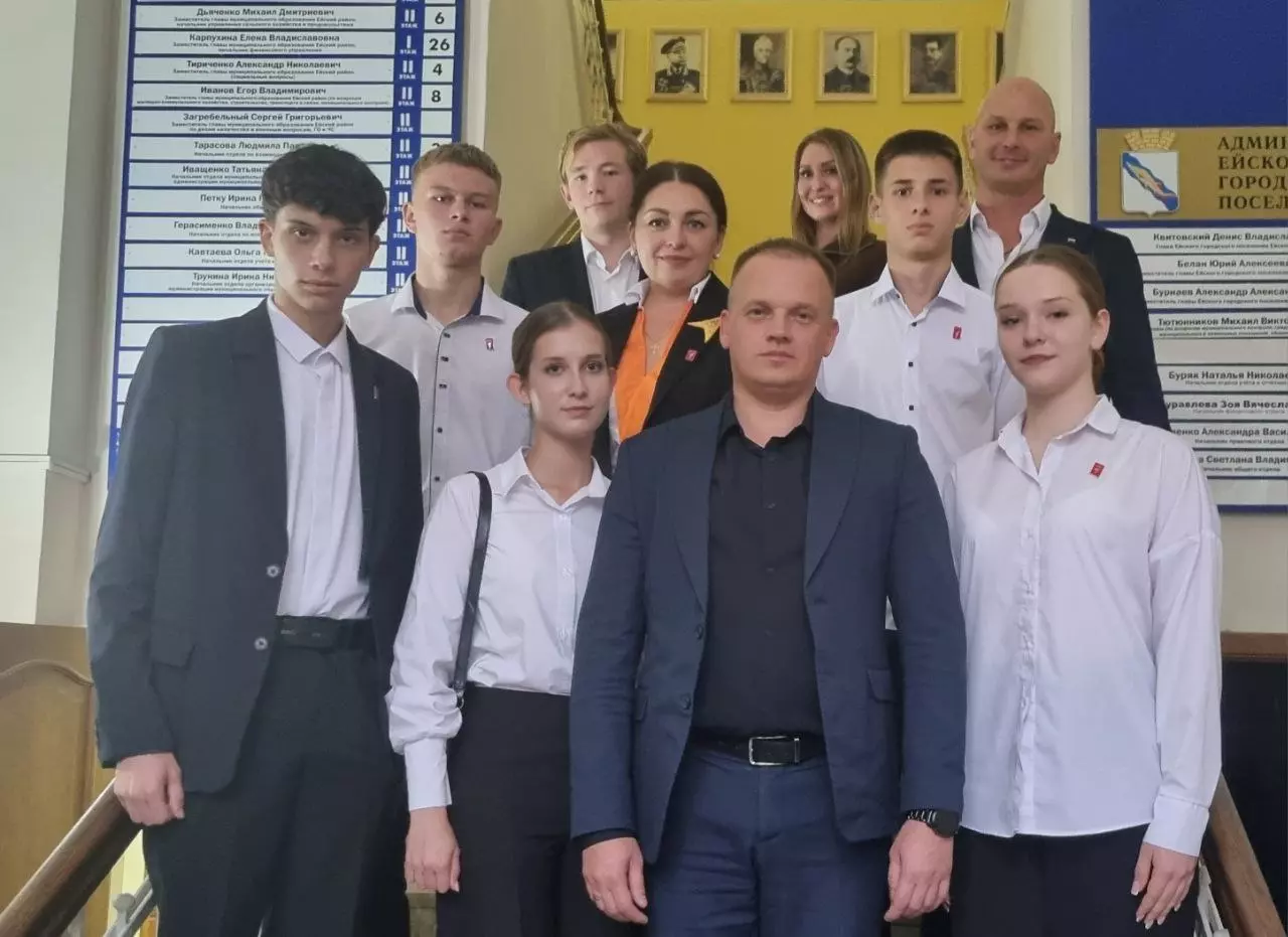 Глава Ейского района встретился с юными «Хранителями истории»