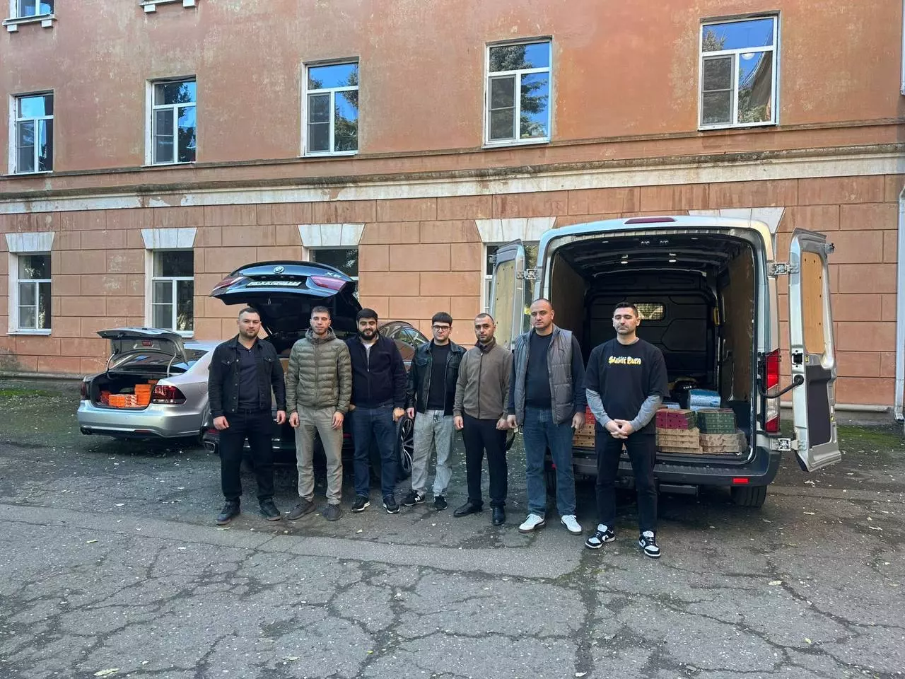Представители национальных общин Ейска поздравили бойцов из госпиталя