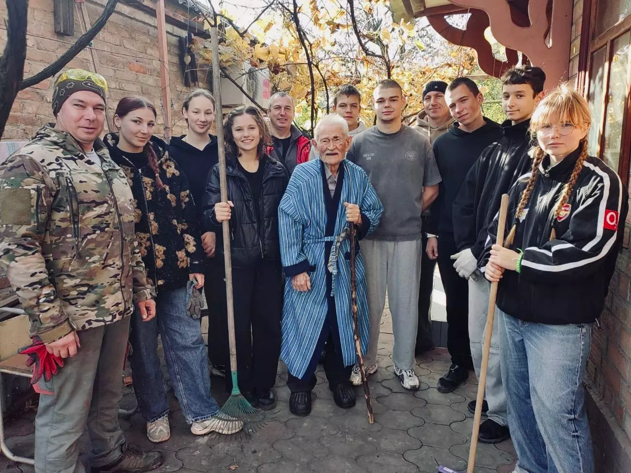Ейская молодёжь продолжает оказывать помощь ветеранам