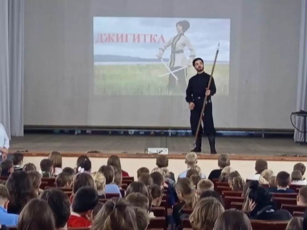 В посёлке Краснофлотский прошел уникальный мастер-класс по казачьей джигитовке
