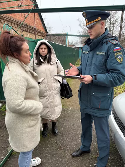 Сотрудники МЧС напомнили ейчанам правила пожарной безопасности