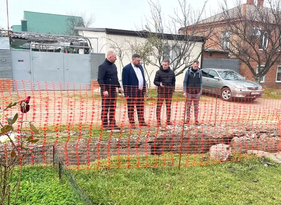 Новый водопровод по ул. Октябрьской будет достроен без подрядчика