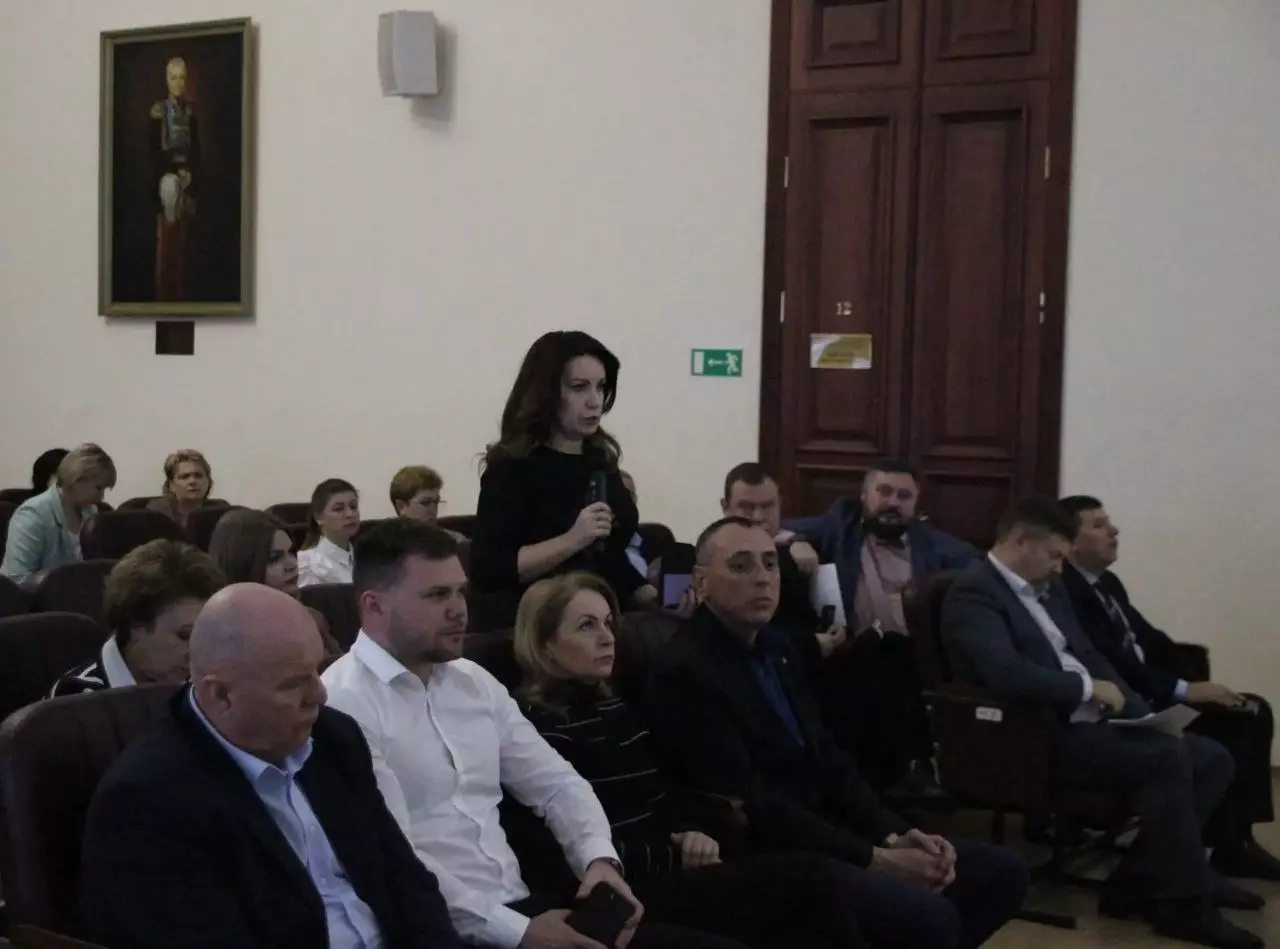 По итогам «прямой линии» губернатора в Ейском районе взяты в работу все 100 обращений от жителей