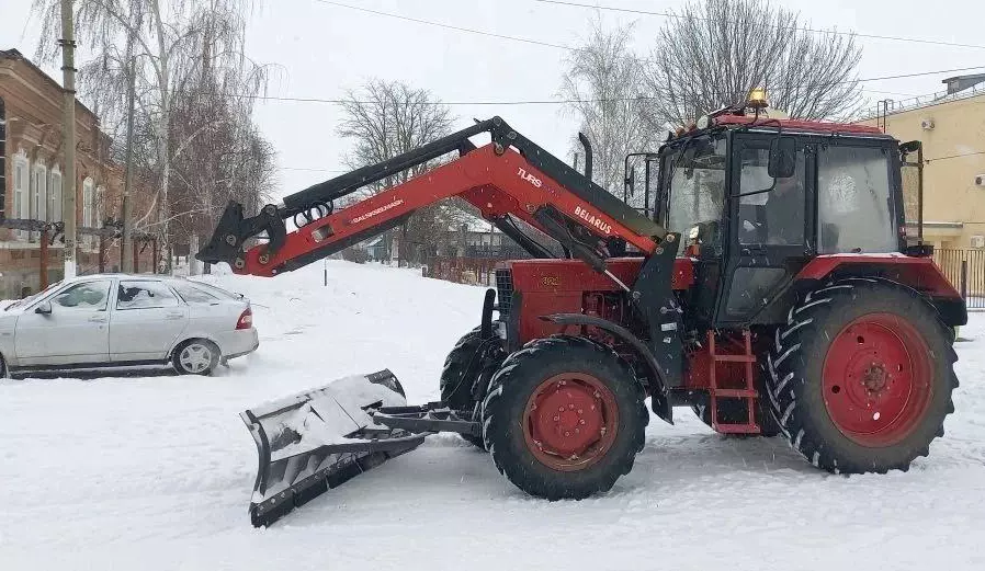 В Ейском районе идет работа по очистке дорог