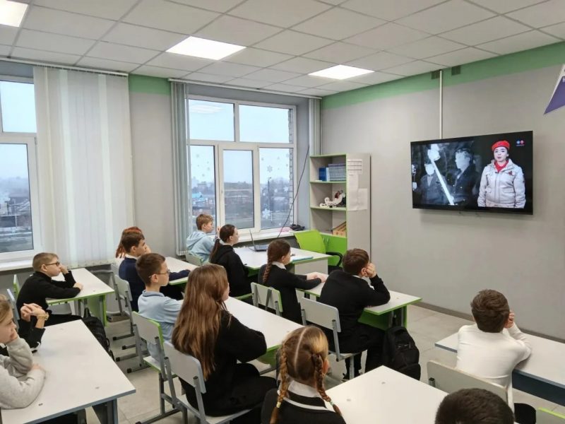 В школах Ейского района прошли уроки мужества «Подвигом славны твои земляки»