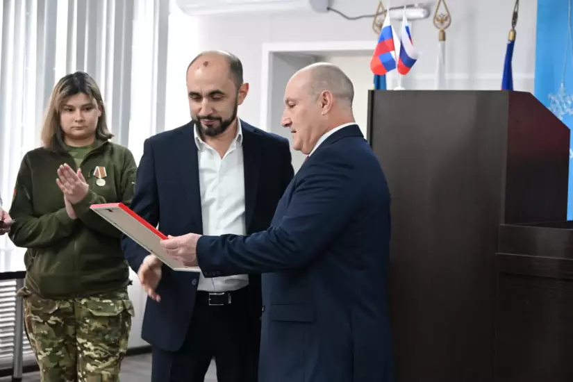 Главный врач ЕЦРБ получил медаль «За содействие в СВО»