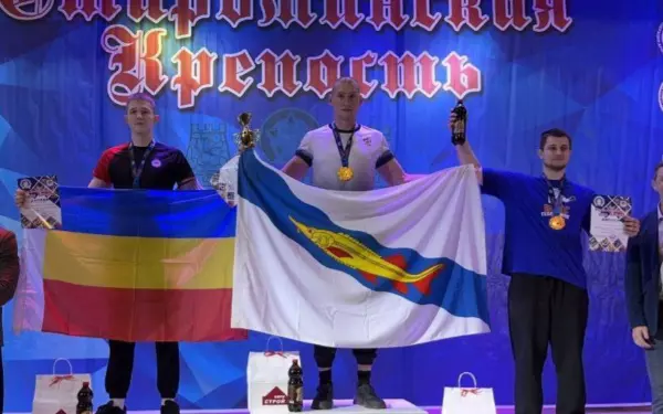 Полицейский из Ейска стал лучшим на краевом турнире по армрестлингу