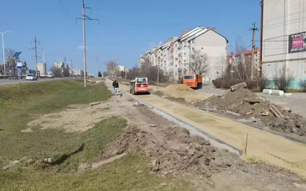 Почему тротуары на Коммунистической стали уже: история одного обмена️