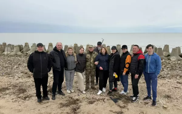 Более 6 км побережья в Ейском районе очистили от мусора в ходе субботника