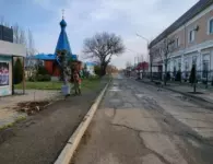 Ейские коммунальщики наводят чистоту в городе